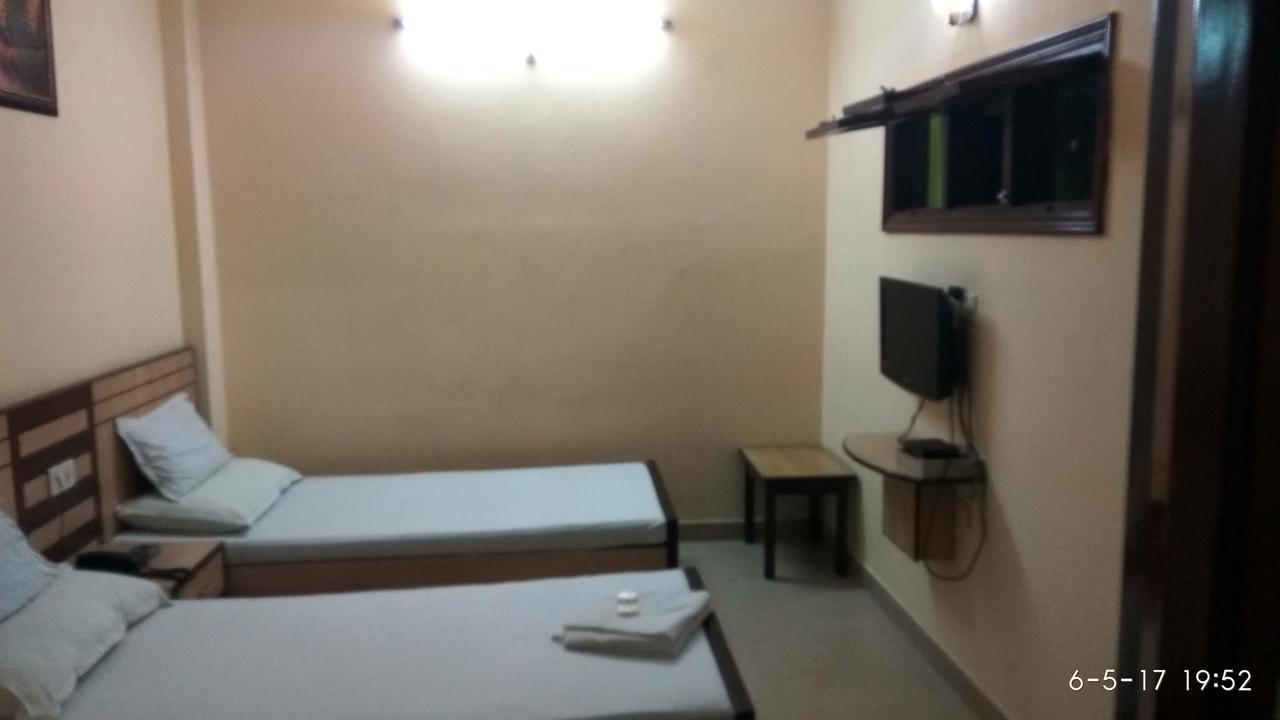 Hotel Varsa Dibrugarh Экстерьер фото