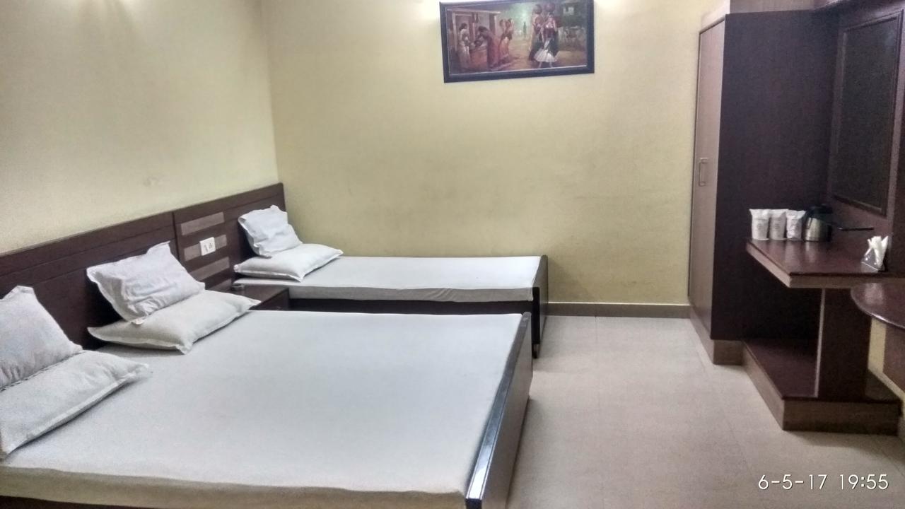 Hotel Varsa Dibrugarh Экстерьер фото