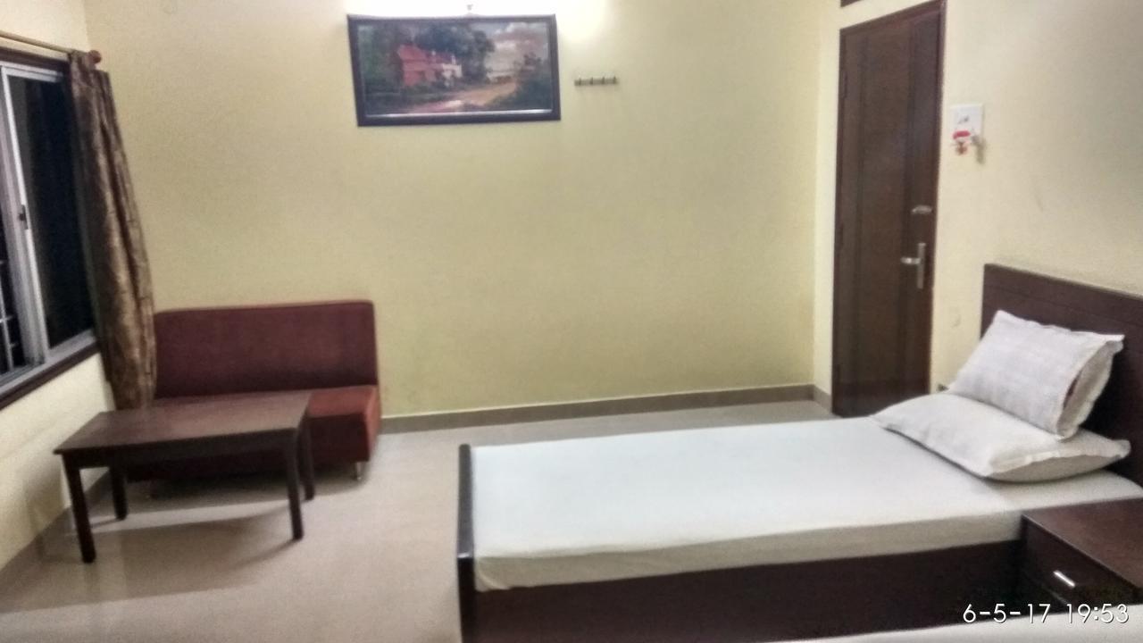 Hotel Varsa Dibrugarh Экстерьер фото