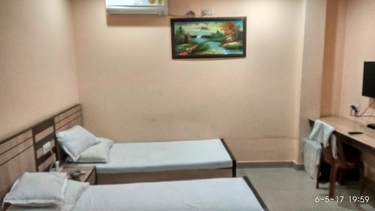 Hotel Varsa Dibrugarh Экстерьер фото