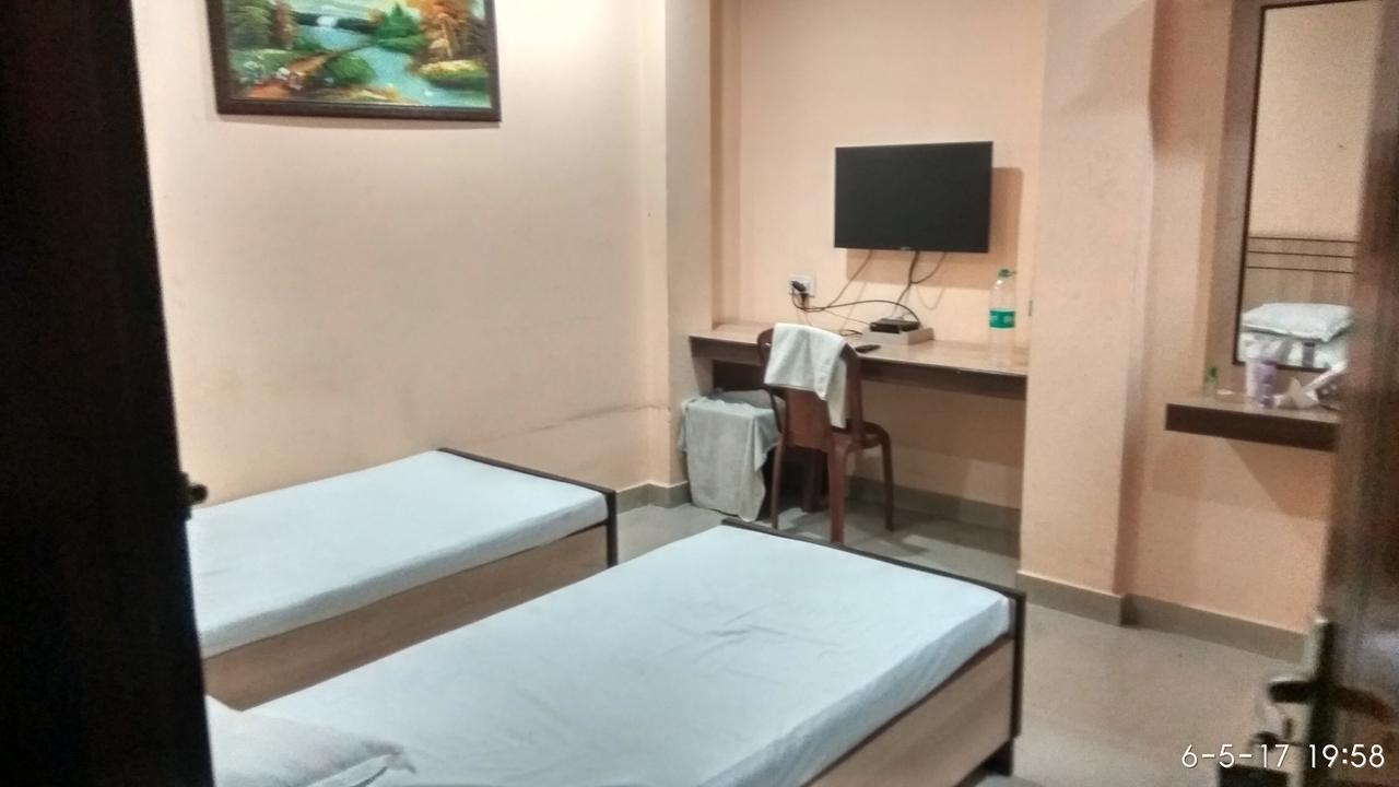 Hotel Varsa Dibrugarh Экстерьер фото