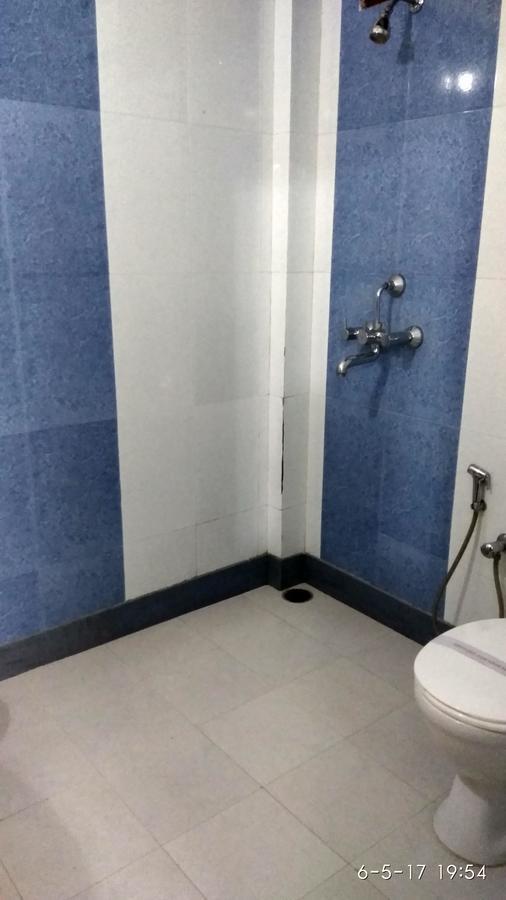 Hotel Varsa Dibrugarh Экстерьер фото
