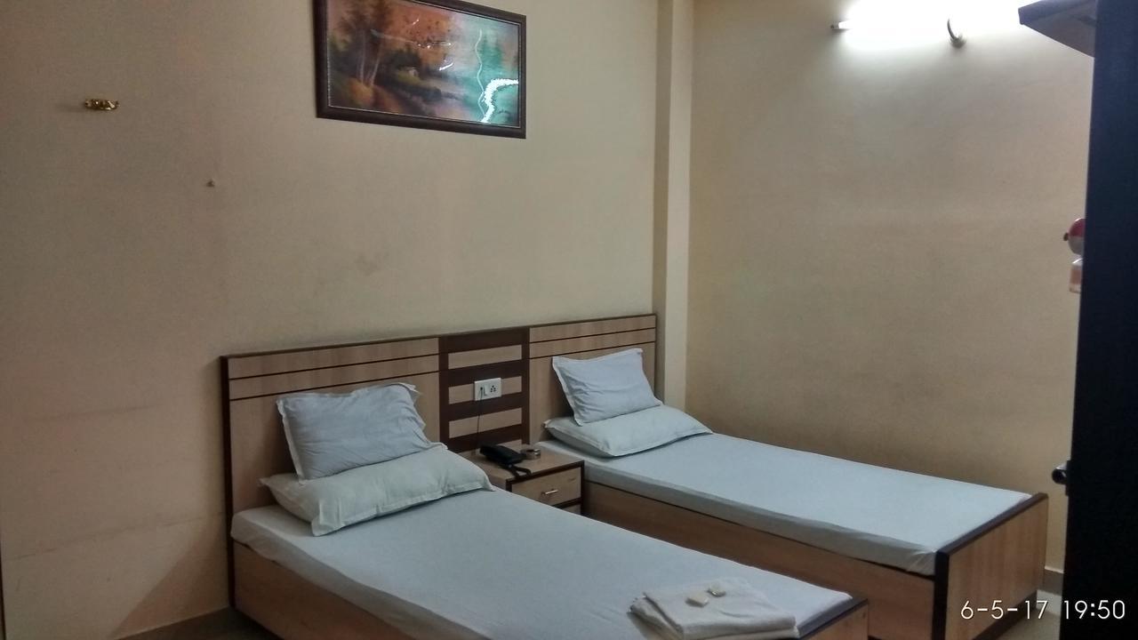 Hotel Varsa Dibrugarh Экстерьер фото