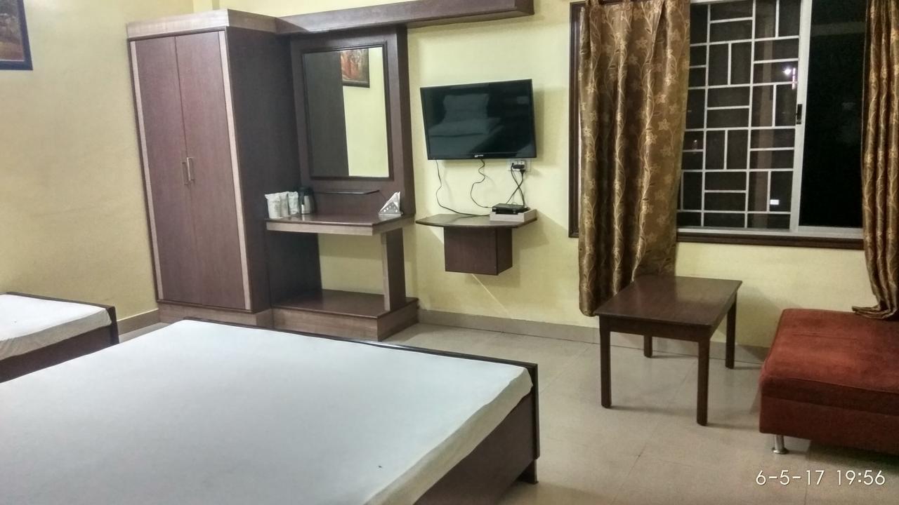Hotel Varsa Dibrugarh Экстерьер фото